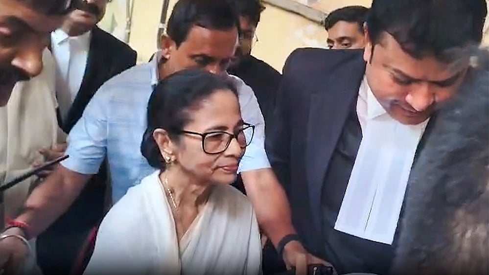 ममता बनर्जी ने भवानीपुर के चुनाव नतीजे को हाईकोर्ट में दी चुनौती, नंदीग्राम का मामला आज भी लंबित