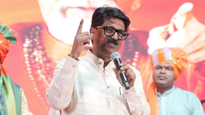 शिवसेना (यूबीटी) ने लोकसभा अध्यक्ष को लिखा पत्र, बागी सांसदों को अलग मान्यता न देने की मांग