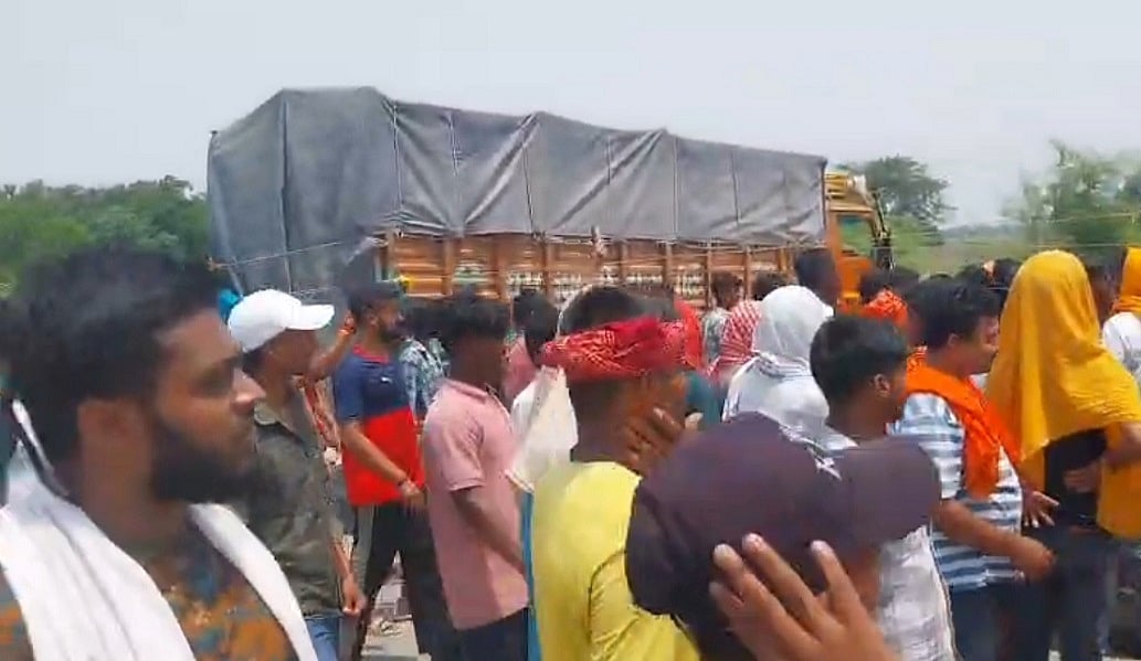 navjivanindia%2F2026-06-18%2Fdljzfyd3%2Fprotest-against-encounter-in-bhojpur.jpg?rect=0%2C57%2C1033%2C542&w=1200&ar=40%3A21&auto=format%2Ccompress&ogImage=true&mode=crop&enlarge=true&overlay=false&overlay_position=bottom&overlay_width=100