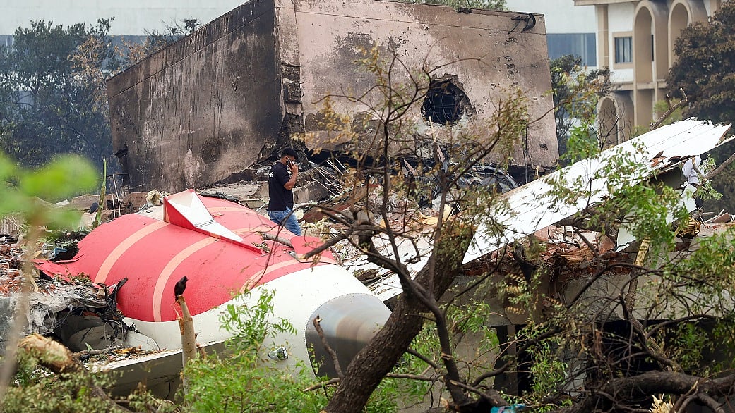 अहमदाबाद में एयर इंडिया बोइंग के क्रैश की वजह बिजली की खराबी थी, पायलटों के संगठन ने किया दावा