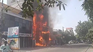 लखनऊ अग्निकांडः सामने आई 15 बच्चों की जान लेने वाले हादसे की वजह, इन कारणों ने घटना को बना दिया भयावह