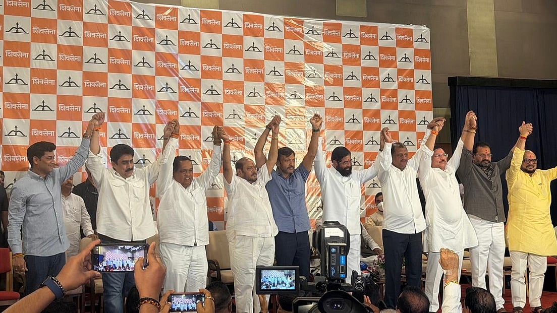महाराष्ट्र: शिवसेना में शामिल हुए उद्धव की पार्टी के 6 सांसद, एकनाथ शिंदे बोले- 'ऑपरेशन टाइगर' पूरा हुआ