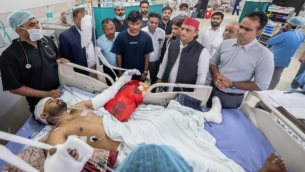 लखनऊ अग्निकांडः अखिलेश ने योगी पर साधा निशाना, कहा- सरकार के पास बचने का सबसे आसान तरीका एसआईटी