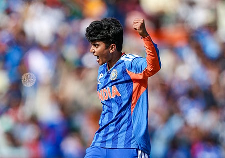 T20 में 'नंबर-1' गेंदबाज बनीं श्री चरणी 