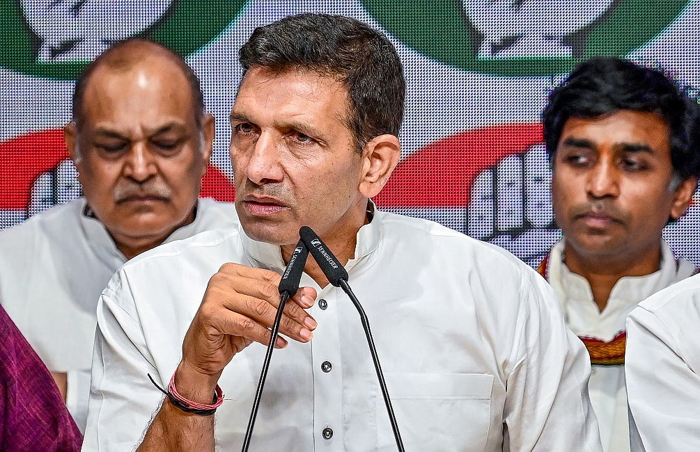 मध्य प्रदेशः जमीन घोटाले में घिरे सीएम मोहन यादव, कांग्रेस ने कहा- निष्पक्ष जांच के लिए इस्तीफा दें