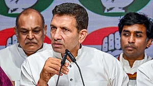 मध्य प्रदेशः जमीन घोटाले में घिरे सीएम मोहन यादव, कांग्रेस ने कहा- निष्पक्ष जांच के लिए इस्तीफा दें