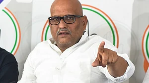बिहारः अजय राय ने भरत तिवारी के परिवार से की मुलाकात, कहा- राहुल गांधी समेत कांग्रेस का हर कार्यकर्ता उनके साथ