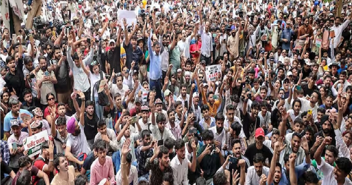 जंतर-मंतर पर धरना : मोदी सरकार से जवाबदेही के लिए 'बच्चों की ख़ातिर तो यहां आना ही था'