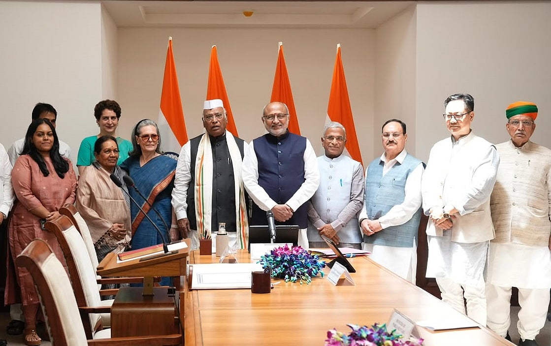 कांग्रेस अध्यक्ष खड़गे ने राज्यसभा की शपथ ली, एक बार फिर उच्च सदन में विपक्ष के नेता बने