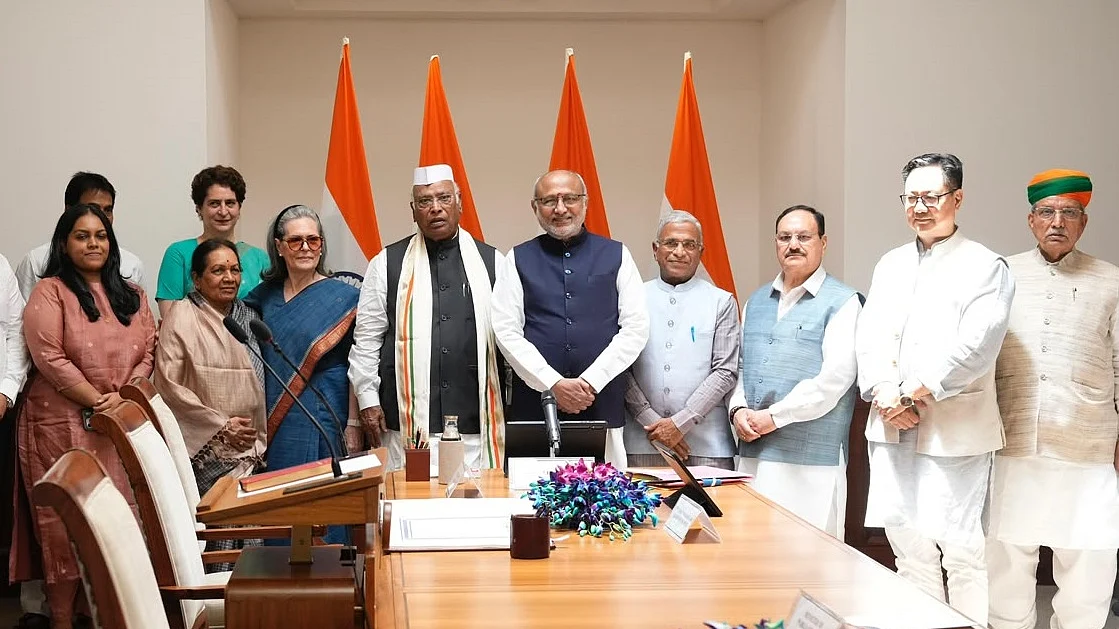 कांग्रेस अध्यक्ष खड़गे ने राज्यसभा की शपथ ली, एक बार फिर उच्च सदन में विपक्ष के नेता बने
