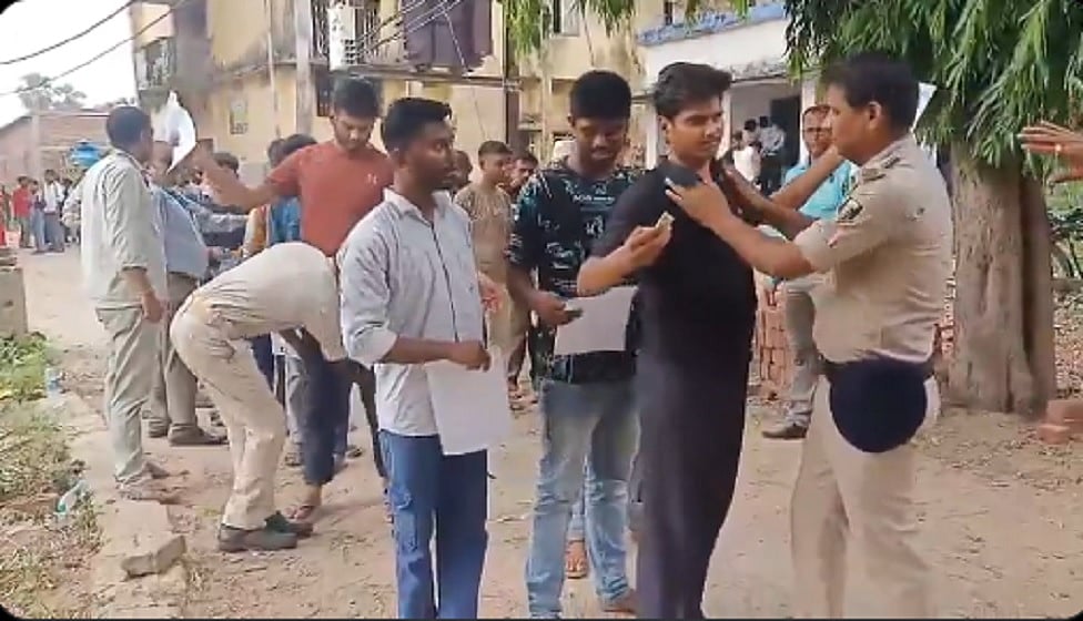 बिहार पुलिस रेडियो ऑपरेटर भर्ती परीक्षा में धांधली का भंडाफोड़, केंद्र अधीक्षक समेत 15 गिरफ्तार