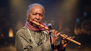 हरिप्रसाद चौरसिया का अनोखा सफर, पिता बनाना चाहते थे पहलवान, लेकिन बने बांसुरी के जादूगर
