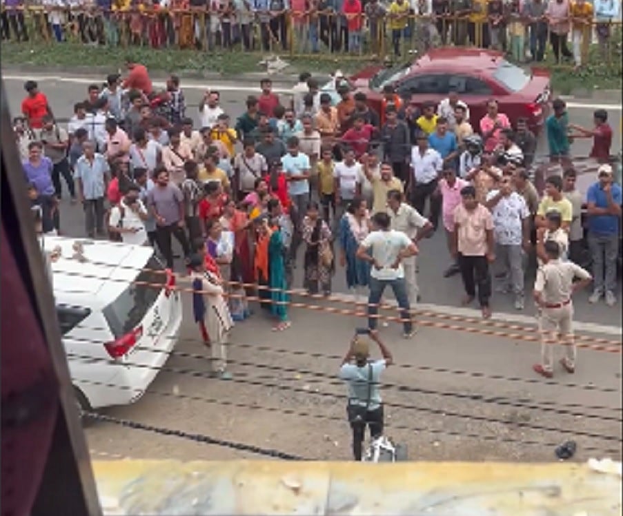 बंगालः टीएमसी सांसद महुआ मोइत्रा पर नादिया में अंडे और पत्थर से हमला, बीजेपी कार्यकर्ताओं पर लगाया आरोप