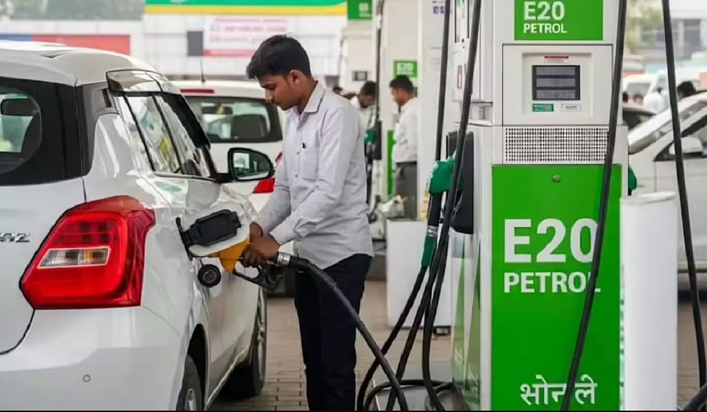 सर्वे से E20 पेट्रोल पर उठे गंभीर सवाल, माइलेज में आ रही भारी गिरावट, गाडियों की लाइफ को भी नुकसान