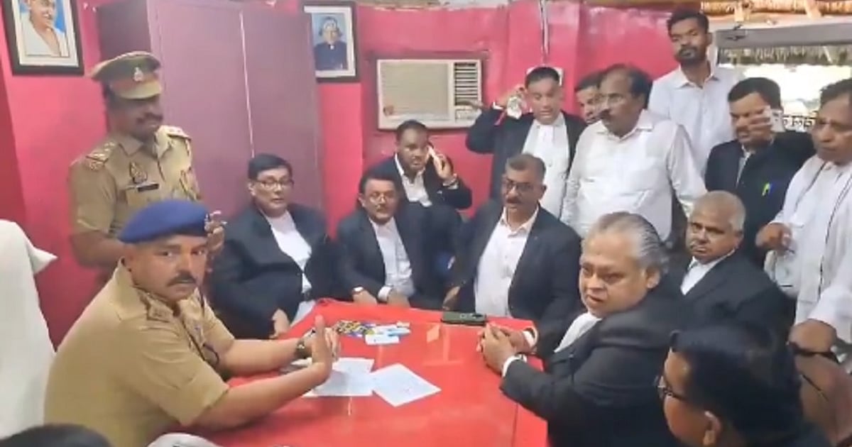 राम मंदिर दान चोरीः अयोध्या के वकीलों ने चंपत राय, अनिल मिश्र के खिलाफ FIR की तहरीर दी, निकाला आक्रोश मार्च