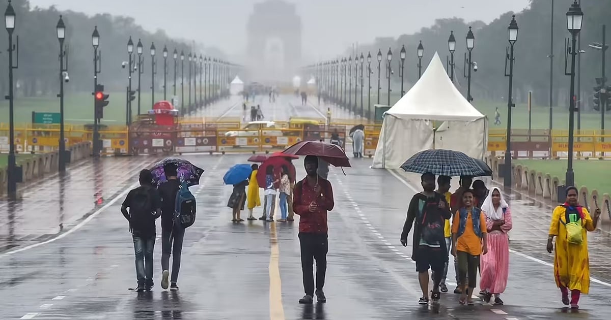 दिल्ली-NCR में झमाझम बारिश से गर्मी-उमस से राहत, IMD का रेड अलर्ट, जानें राजधानी में कब मॉनसून देगा दस्तक