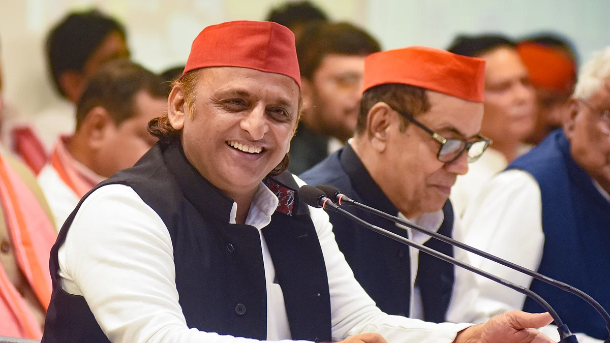 अखिलेश यादव ने राम मंदिर चढ़ावा मामले को लेकर बीजेपी पर एक बार फिर से निशाना साधा है।