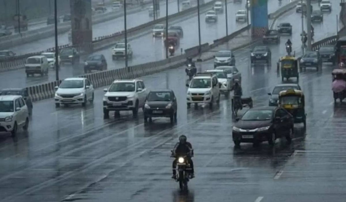 दिल्ली में जोरदार बारिश, डूबा द्वारका एक्सप्रेसवे अंडरपास, कई इलाकों में जलभराव