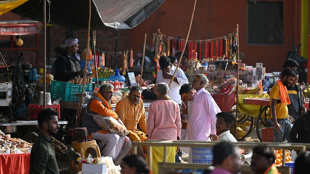 अब तक 'बंद' रहे अयोध्यावासियों के मुंह खोल दिए 'चंदा चोरी' ने!