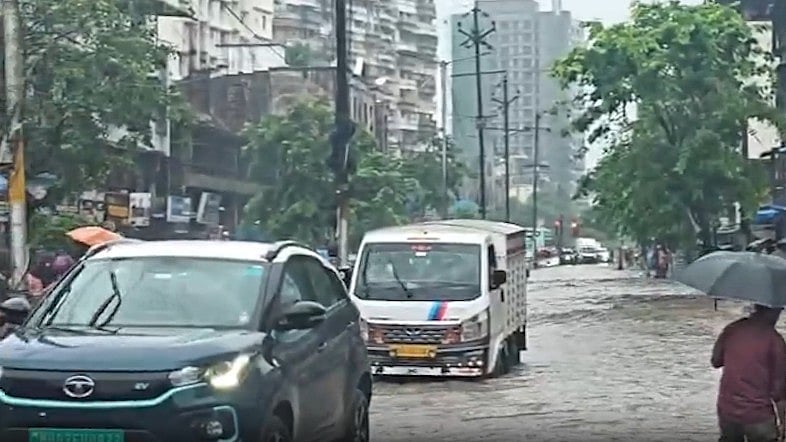 बड़ी खबर LIVE: मुंबई में बारिश का कहर, FIFA WC से बाहर होते ही फूट-फूटकर रोए नेमार, संन्यास का किया ऐलान