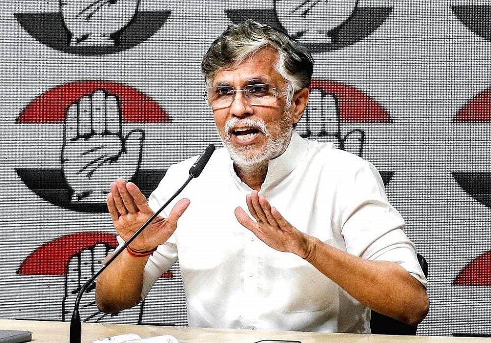 चंपत और मिश्रा का इस्तीफा 'वित्तीय गबन' की स्वीकारोक्ति, न्यायालय की निगरानी में हो जांच: कांग्रेस