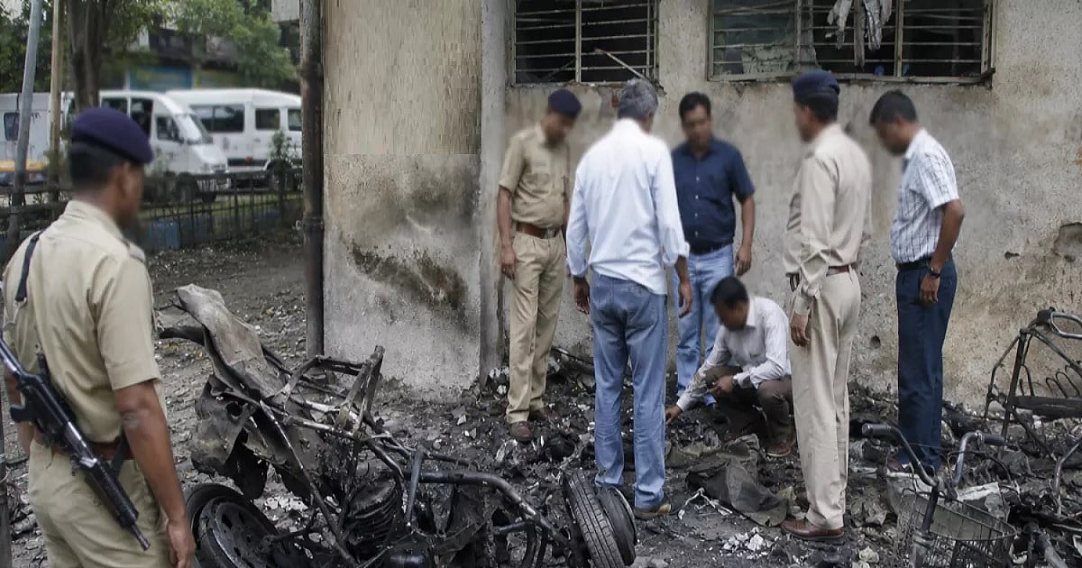 navjivanindia%2F2026-07-07%2F20lfoqj3%2FAhmedabad-Blast-case.jpg?rect=0%2C0%2C1200%2C630&w=1200&ar=40%3A21&auto=format%2Ccompress&ogImage=true&mode=crop&enlarge=true&overlay=false&overlay_position=bottom&overlay_width=100
