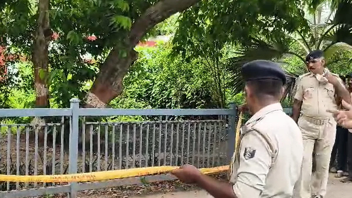 पटना में बाहुबली विधायक अनंत सिंह के आवास के पास शव मिलने से इलाके में सनसनी