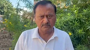 लखनऊ के KGMU में नॉनवेज बैन, सुरेंद्र राजपूत ने बीजेपी को घेरा, कहा- क्या अब लोगों के खानपान पर भी नियंत्रण करेगी