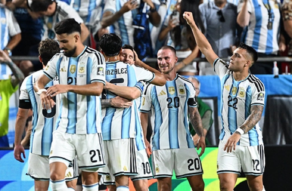 FIFA WC 2026: हाईवोल्टेज सेमीफाइनल में इंग्लैंड का अर्जेंटीना से सामना, जानें किसका पलड़ा भारी