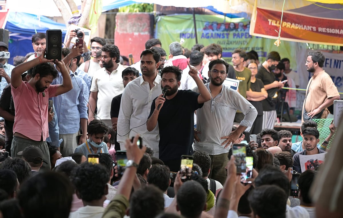 'मुझे हीरो मत बनाओ, एक आदमी को हीरो बनाने की वजह से देश बर्बाद हो गया', अभिजीत दीपके ने पीएम मोदी को घेरा 