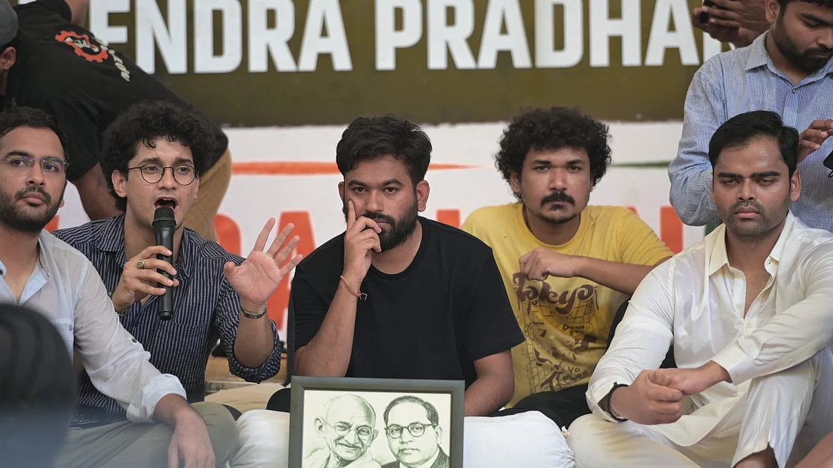 बीजेपी में शामिल हो जाओ वरना माता-बाप मुसीबत में पड़ जाएंगे.. दीपके की मां ने धमकी मिलने का दावा किया (फोटो: विपिन)