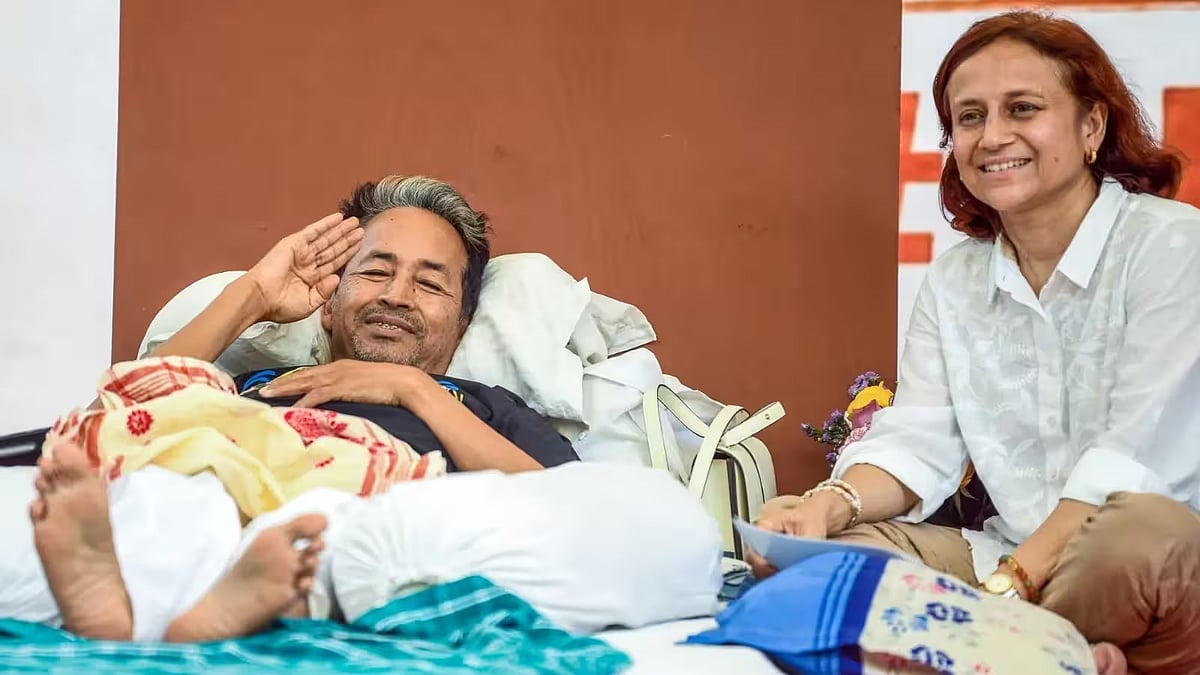बड़ी खबर LIVE: जंतर-मंतर से संसद तक मार्च में शामिल होंगी सोनम वांगचुक की पत्नी, खुद किया ऐलान    