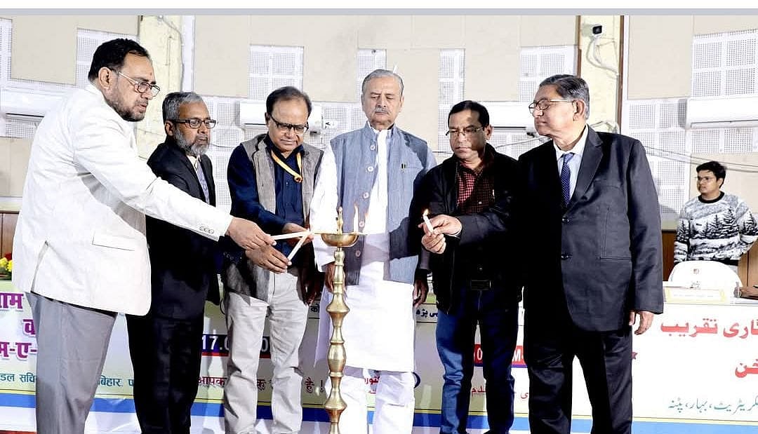 इंटरव्यू: सरदार वल्लभभाई पटेल कॉलेज के उर्दू विभाग में अकेले शिक्षण और गैर-शिक्षण जिम्मेदारियां निभा रहे डॉ. अशहद करीम