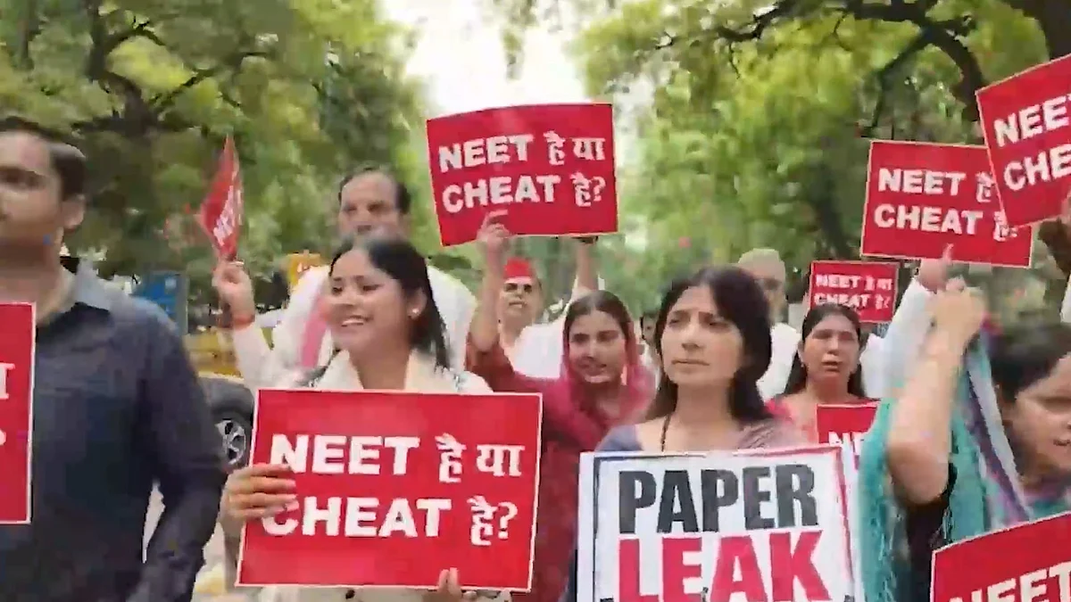 विपक्ष के सांसदों ने लगाया सरकार पर आरोप, कहा-'देश में युवा और किसान परेशान