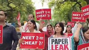 विपक्ष के सांसदों ने लगाया सरकार पर आरोप, कहा-'देश में युवा और किसान परेशान