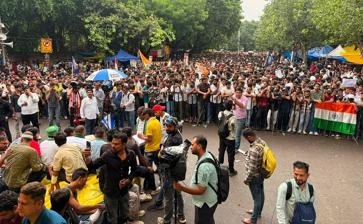 जंतर-मंतर पर आज फिर प्रदर्शनकारियों की भारी भीड़ उमड़ी, लोग अब पीछे हटने के मूड में नहीं, जोश पहले से ज्यादा हाई