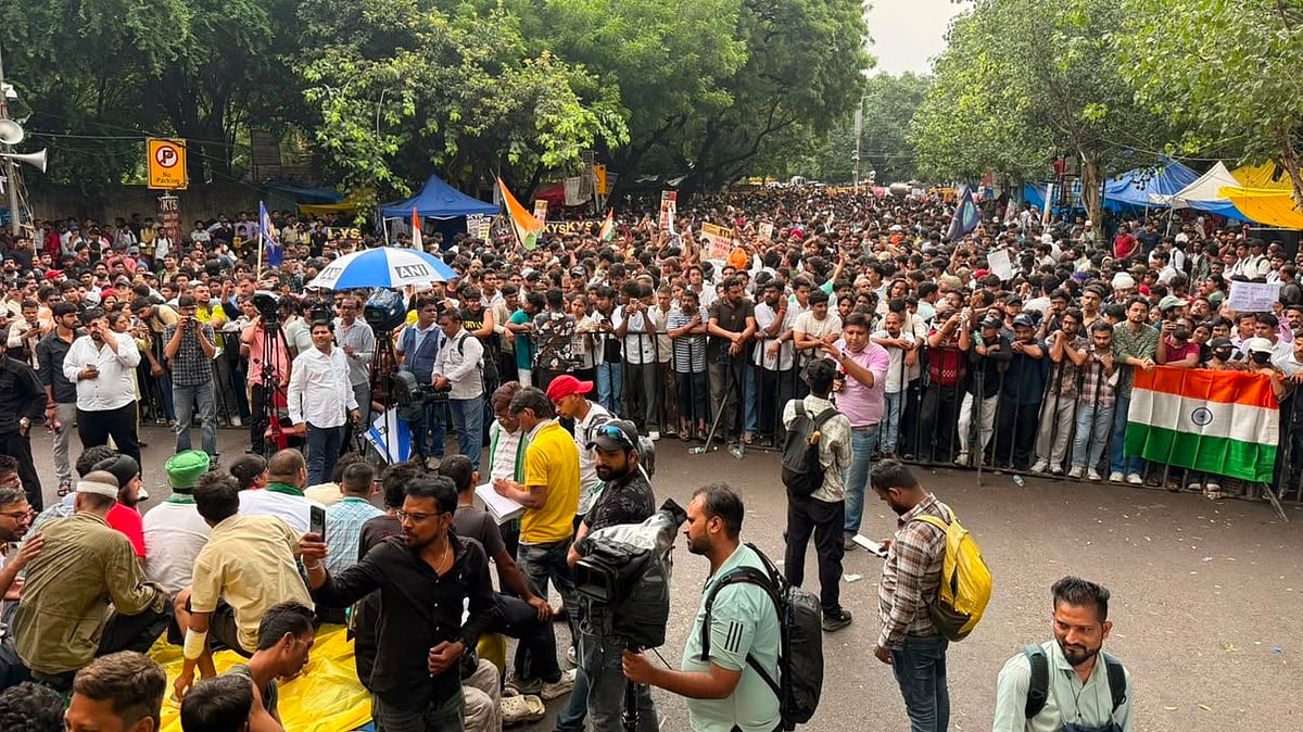 फोटोः @Cockroachisback