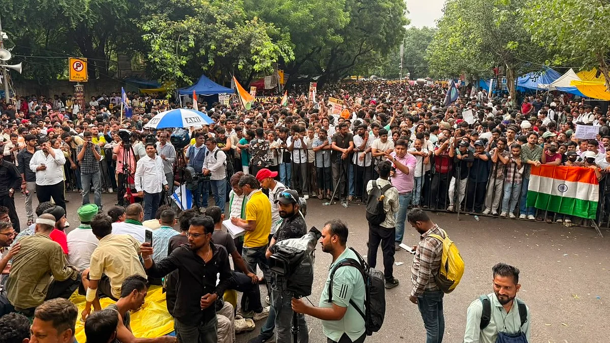 जंतर-मंतर पर आज फिर प्रदर्शनकारियों की भारी भीड़ उमड़ी, लोग अब पीछे हटने के मूड में नहीं, जोश पहले से ज्यादा हाई
