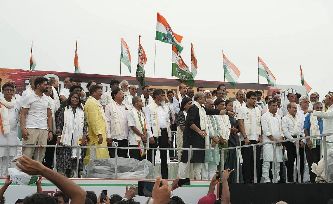 पश्चिम बंगालः कांग्रेस ने कई वर्षों के बाद मनाया शहीद दिवस, राहुल गांधी की रैली का किया ऐलान