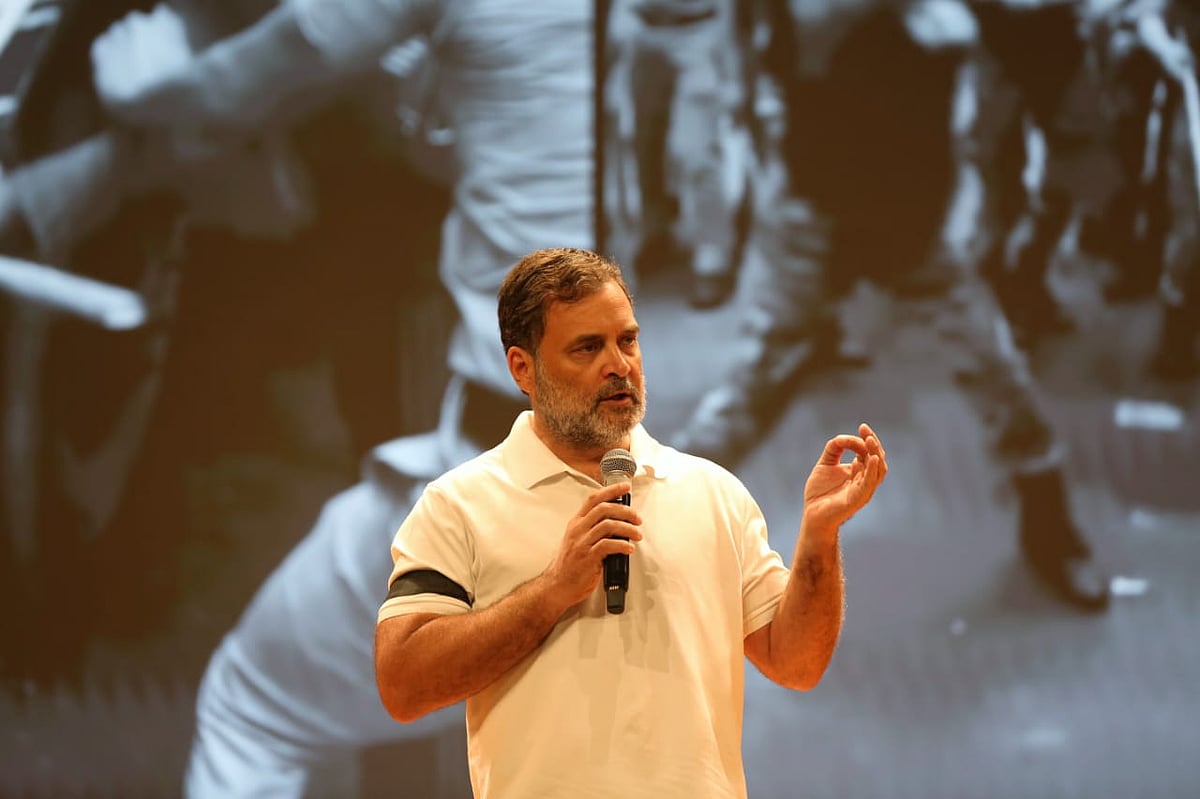 राहुल गांधी ने छात्रों से बर्बरता पर सरकार को घेरा, प्रधान का इस्तीफा और पीएम मोदी की माफी समेत तीन मांग रखी (फोटोः विपिन)