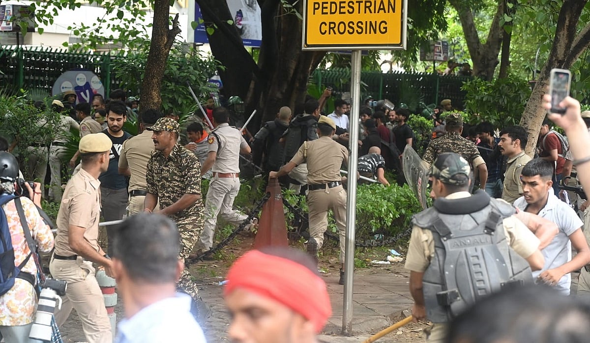 छात्रों पर पुलिस की बर्बरता पर दिल्ली हाई कोर्ट सख्त, केंद्र और दिल्ली पुलिस को नोटिस जारी कर मांगा जवाब (फोटोः विपिन)
