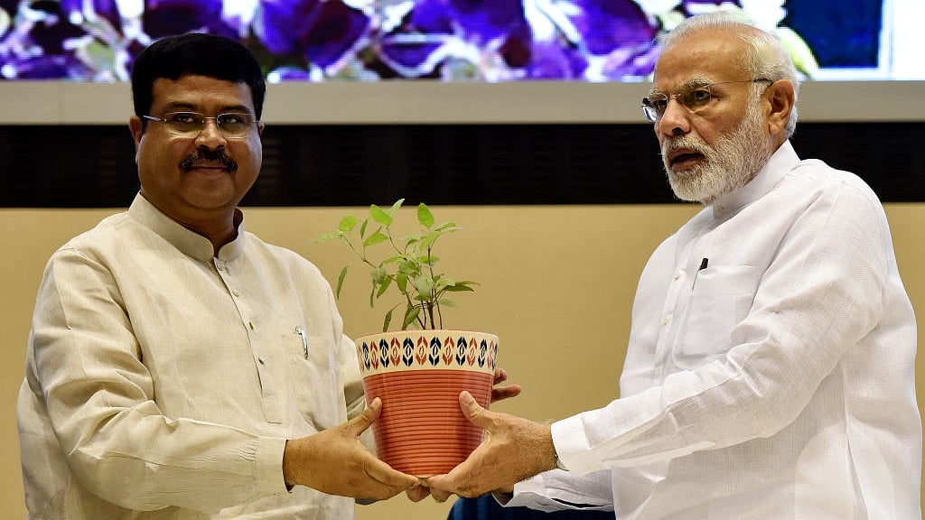 प्रधानमंत्री नरेंद्र मोदी और प्रधान की फाइल फोटो (Getty Images)
