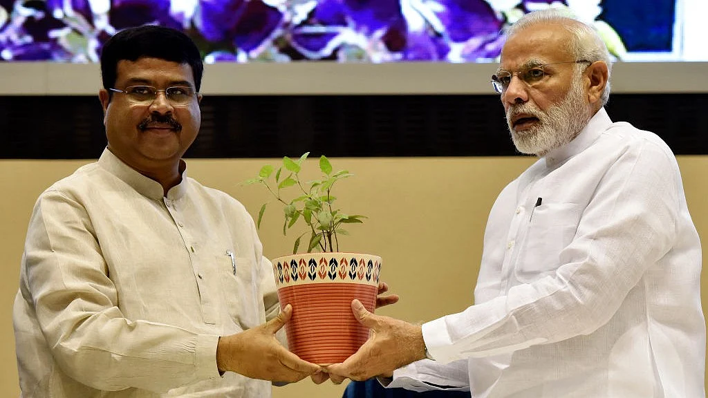 प्रधानमंत्री नरेंद्र मोदी और प्रधान की फाइल फोटो (Getty Images)