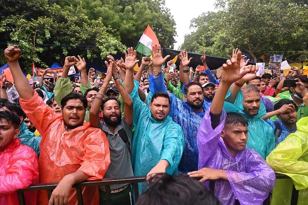 छात्रों के प्रदर्शन से घिरी सरकार का हेडलाइन मैनेजमेंट, एनटीए के 47 अफसर बर्खास्त (फोटोः विपिन)
