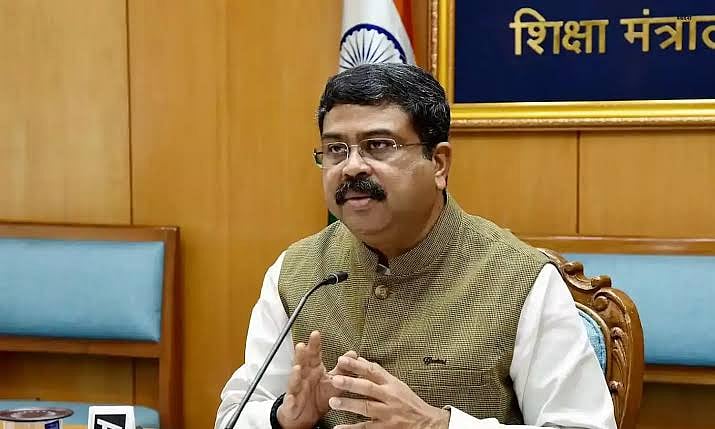  शिक्षा मंत्री धर्मेंद्र प्रधान ने इस्तीफा दिया, दिपके बोले- लोकतंत्र की जीत हुई
