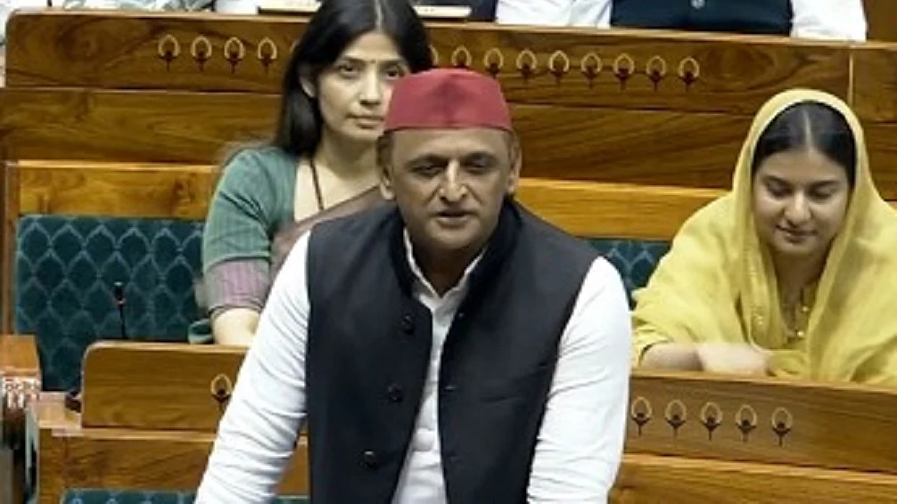 BJP ने प्रधान को हटाकर प्रधानमंत्री को बचा लिया, जो चंदा चोरी नहीं रोक पाए, वो पेपर लीक क्या रोकेंगे: अखिलेश यादव