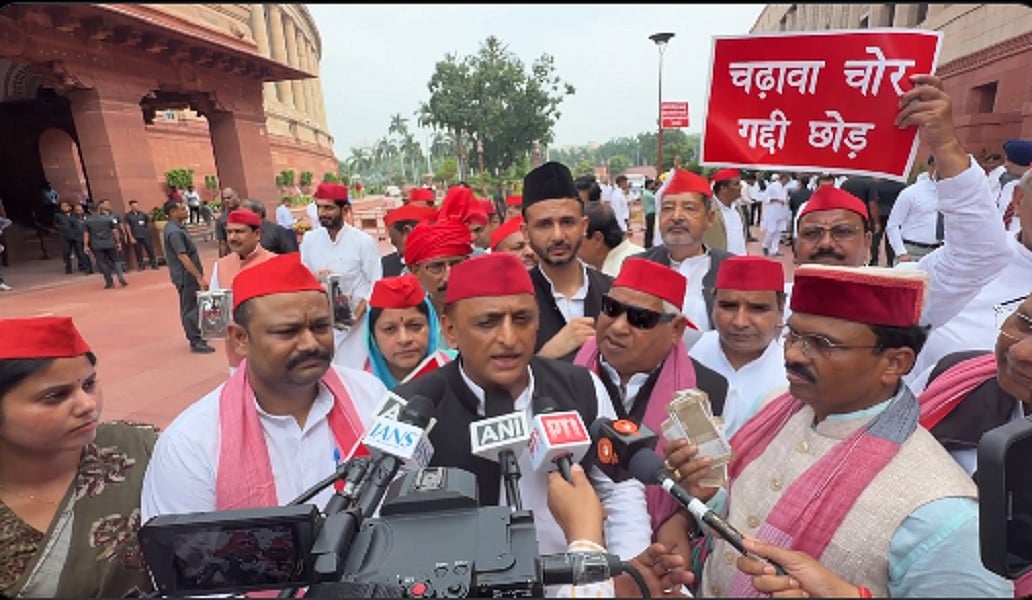 जो लोग राम मंदिर में चढ़ावा चोरी नहीं रोक पाए, उनसे पेपर लीक रोकने की उम्मीद नहीं: अखिलेश यादव