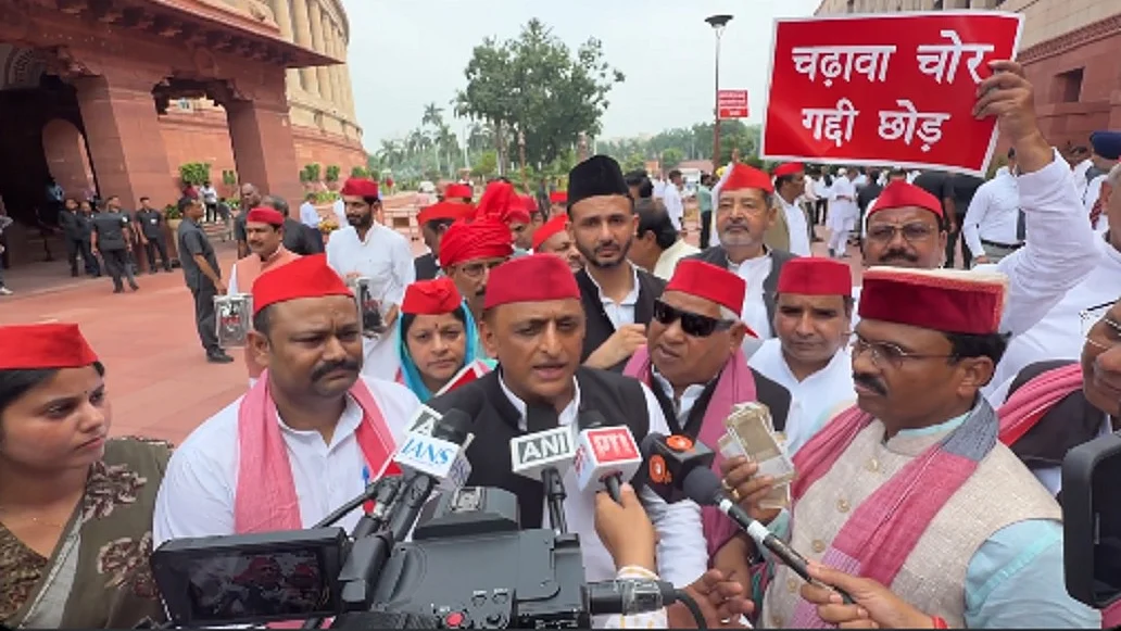 जो लोग राम मंदिर में चढ़ावा चोरी नहीं रोक पाए, उनसे पेपर लीक रोकने की उम्मीद नहीं: अखिलेश यादव