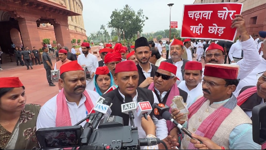 जो लोग राम मंदिर में चढ़ावा चोरी नहीं रोक पाए, उनसे पेपर लीक रोकने की उम्मीद नहीं: अखिलेश यादव