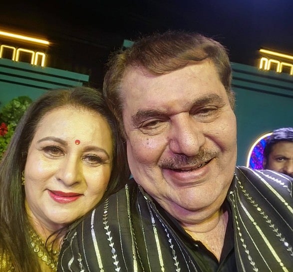 सिनेजीवन: आदित्य चोपड़ा और शाहरुख खान वजह से डायरेक्टर बने करण जौहर और 'Mtv हसल 5' का नया थीम होगा 'अपना होमग्राउंड'
